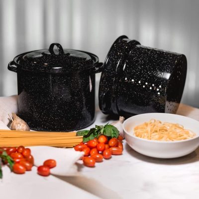 7.5-quart glass-coated stew pot